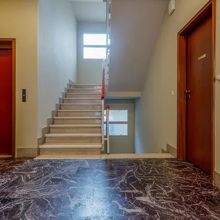 L'angolo Della Serenita - Elegant With Lift